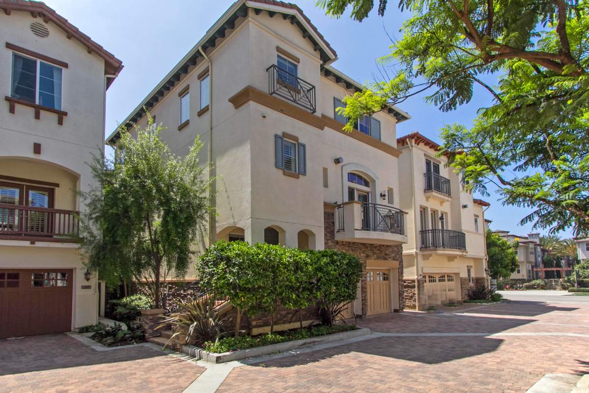 Capri Court at Playa Vista