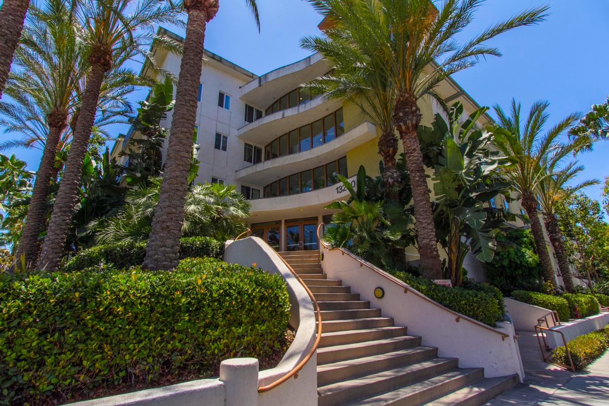 Crescent Walk at Playa Vista